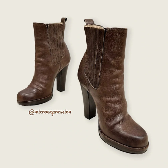 $379 Frye Donna Chelsea Dark Brown Leather Stretchy Gore Sexy Ankle Bootie Heels - Picture 2 of 13